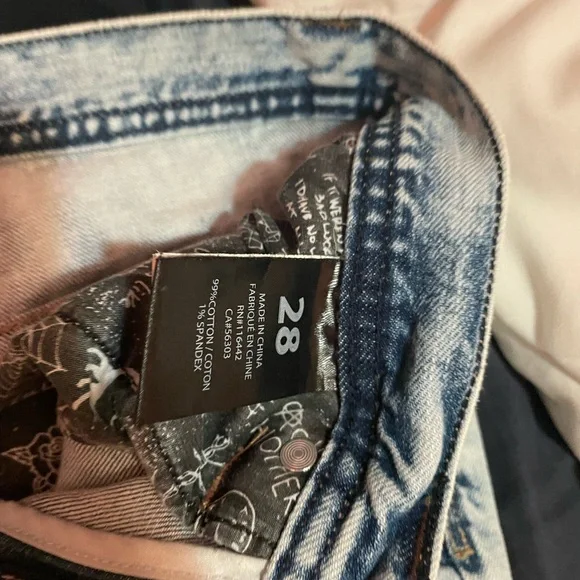 Distressed Jeans - Picture 4 of 4